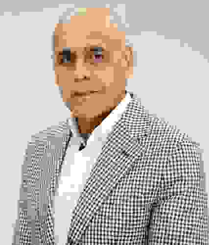 dr.yashar-ali-ceo-canadian-specialist-hospital.jpg