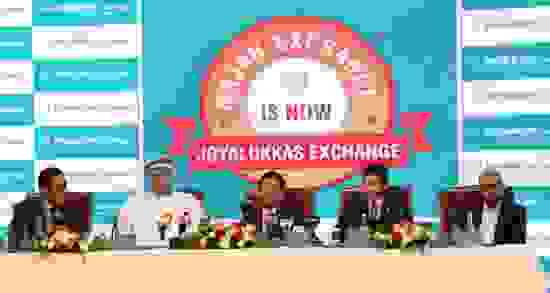 panel-with-je-.jpeg