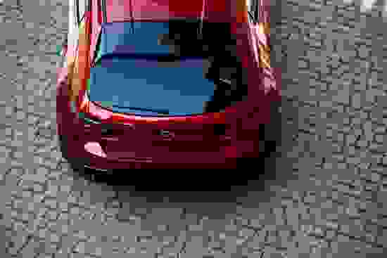 2018_mazda3_5hb_19cy_brd_2nd_ger_lhd_c35_ext_rear.jpg
