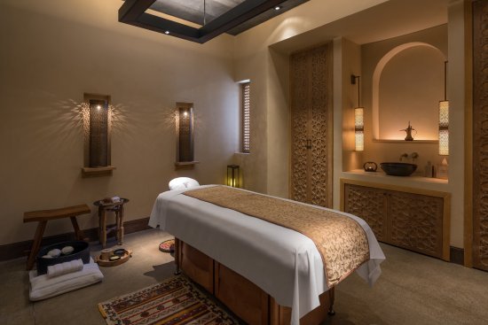 facilities-the-female-spa-treatment-room.jpg