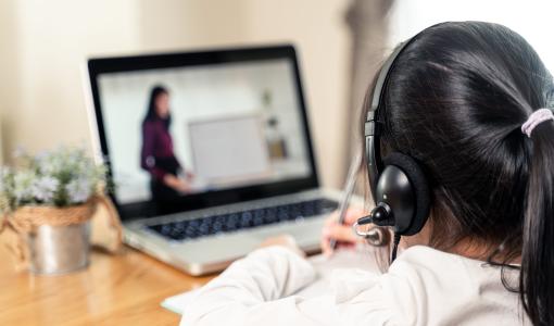 ختام مؤتمر "كم كلمة" السّنويّ الأوّل: تطلّعات مستقبليّة وحلول إبداعيّة بالعربيّة