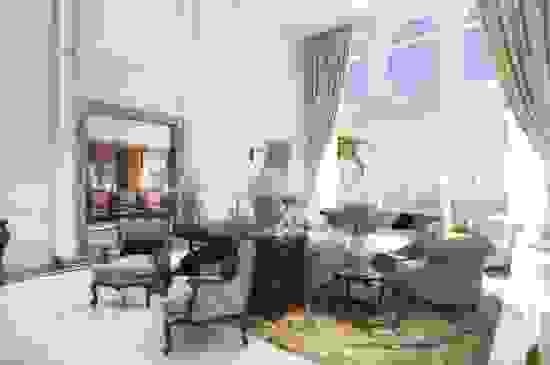 inside_livingroom.jpg